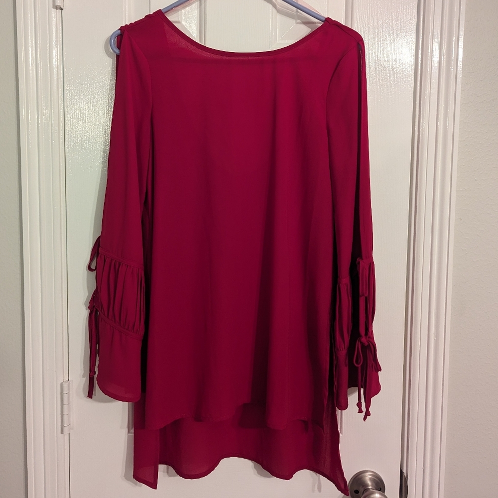 Giani Bernini Cold Shoulder Top, size XS